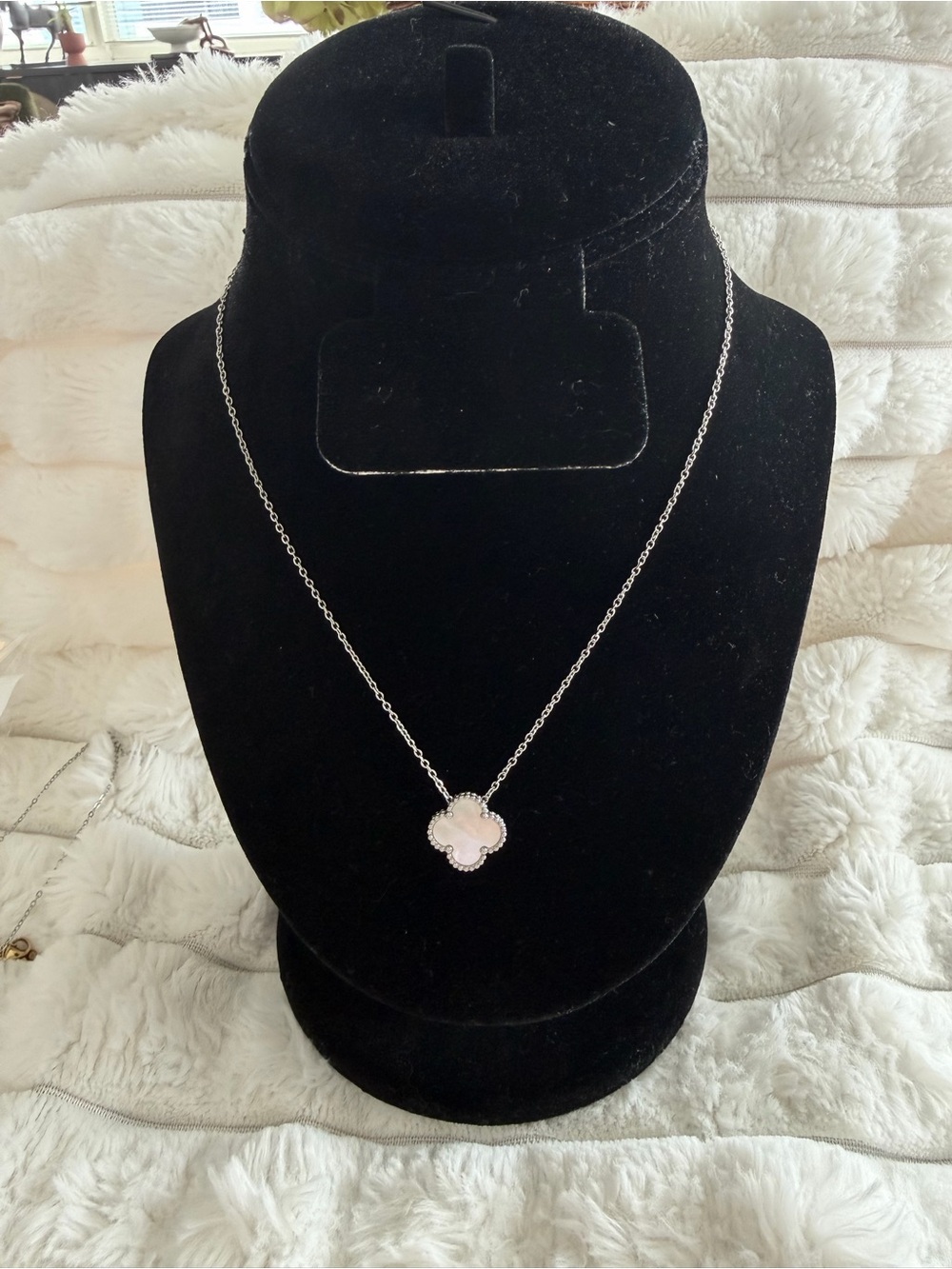 Stainless stell white clover necklace